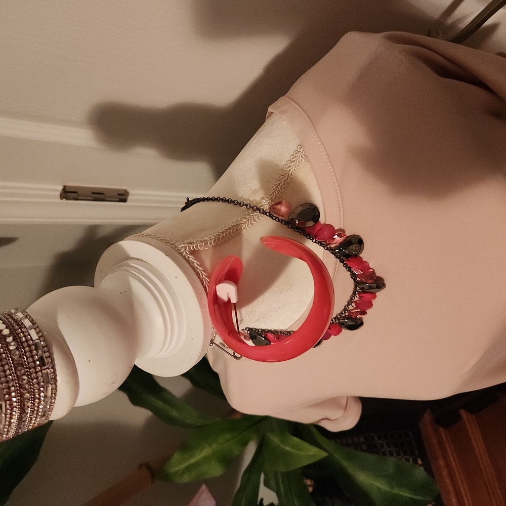 Elegant Pink and Gunmetal Women's Necklace And 2 Bracelets